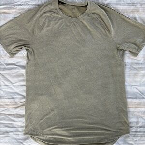 Lululemon Drysense short sleeve size XL.